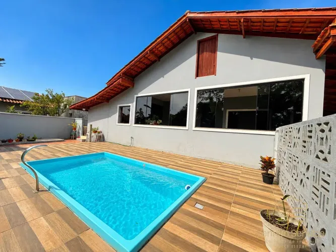 Casa com Piscina a 100m da Lagoa - Barra do Itapocú - Araquari