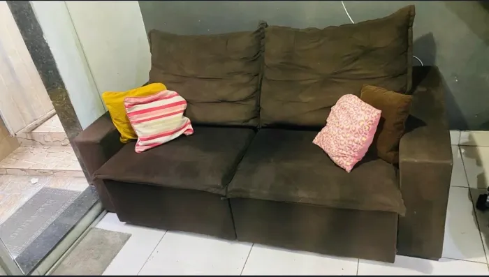 Sofá retrátil e reclinável