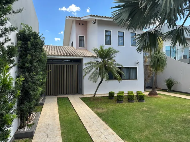 Casa 380 mt construída + piscina + mini campo, terreno 576 mt