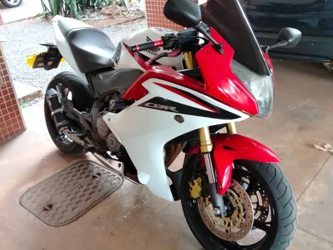 VENDO: Honda CBR 600F 12/13 - Estado de Nova / Pouco Rodada