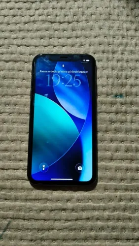 Vendo iphone 11 bem conservado 64gb saúde de bateria 