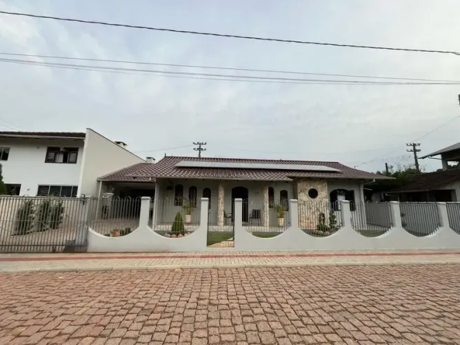 Casa BENEDITO NOVO - SC