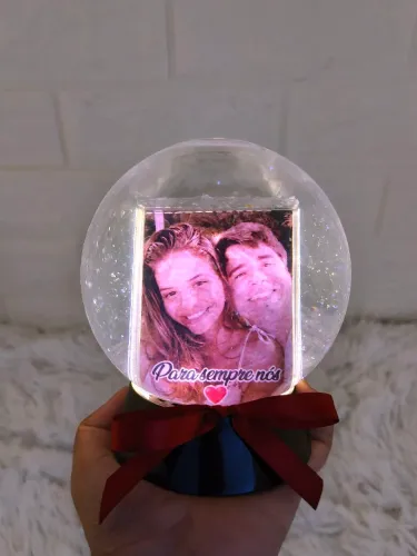 Globo de Neve com Foto e Luz LED - Um toque de amor e magia