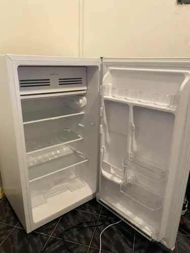 Frigobar Electrolux 90L