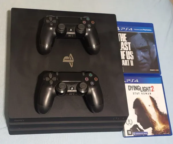 PS4 Slim 1Tb + 2 controles