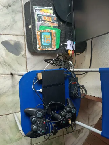 PS2 slim venda ou troca com torna leia o anúncio 