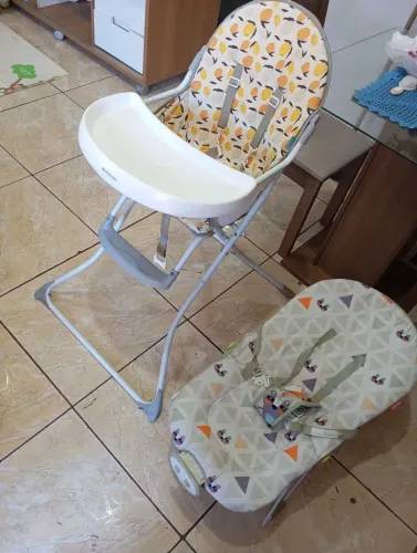 Cadeira alimentação e cadeirinha de apoio 