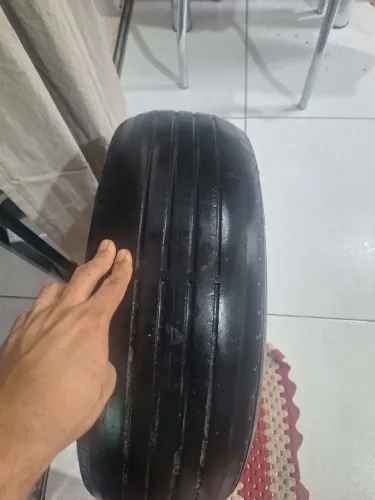 Vendo 2 pneus aro 15 185/65