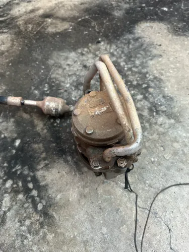 Vendo 2 compressores de ar condicionado gol G4