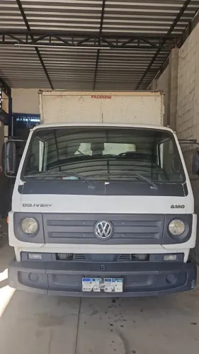 VW/8.160 DRC 4X2 COM BAÚ C/ PORTA LATERAL. Ótima Oportunidade!