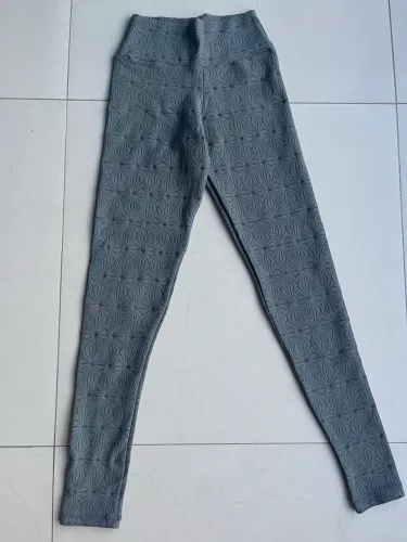 Legging de academia texturizada cinza NOVA