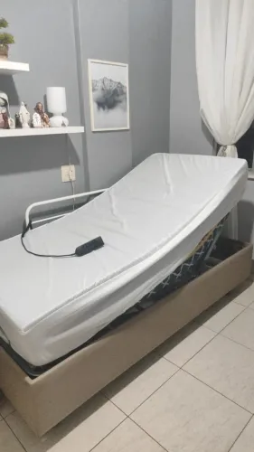 CAMA HOSPITALAR ELÉTRICA PILATI COM CONTROLE - OTIMO ESTADO