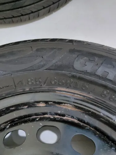 Pneu 185/65 R15