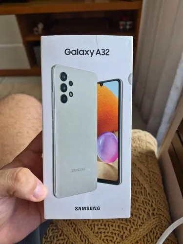 Galaxy A32 128gb 8gbram , acompanha capa, película de vidro, carregador e a caixa.