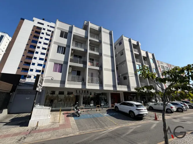 Apartamento para aluguel possui 60 m² com 2 quartos em Kobrasol - São José - SC