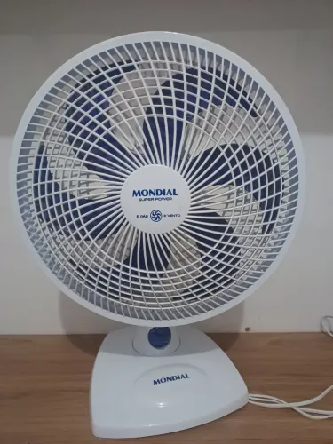 Ventilador Mondial Super Power com 6 Pás