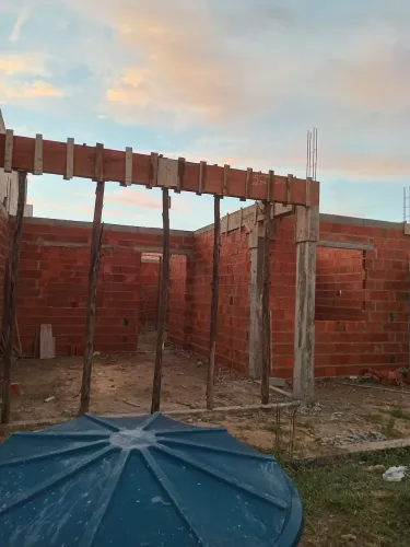 Casa em construção a venda