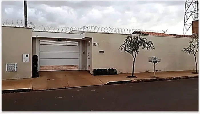 RESIDÊNCIA DE ALTO PADRÃO, 03 SUÍTES, COZINHA PLANEJADA E ESPAÇO GOURMET
