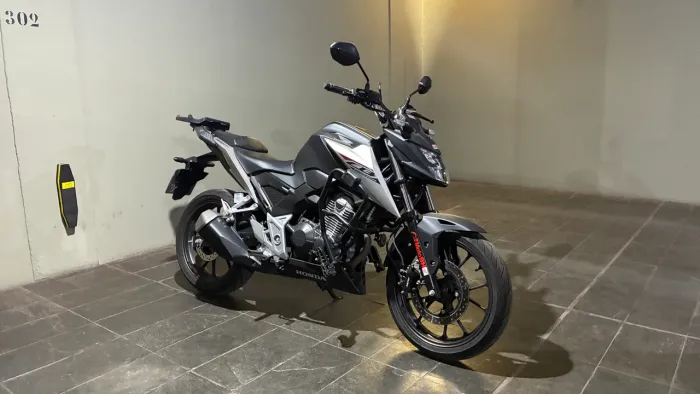 Honda CB300F Twister flex (único dono)