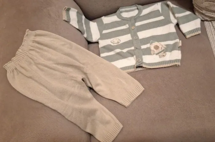 Conjunto de tricô Chandra para bebê tamanho G