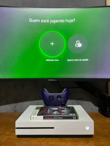 Xbox One S - Impecável + 1 Controle + Ninja Yaiba