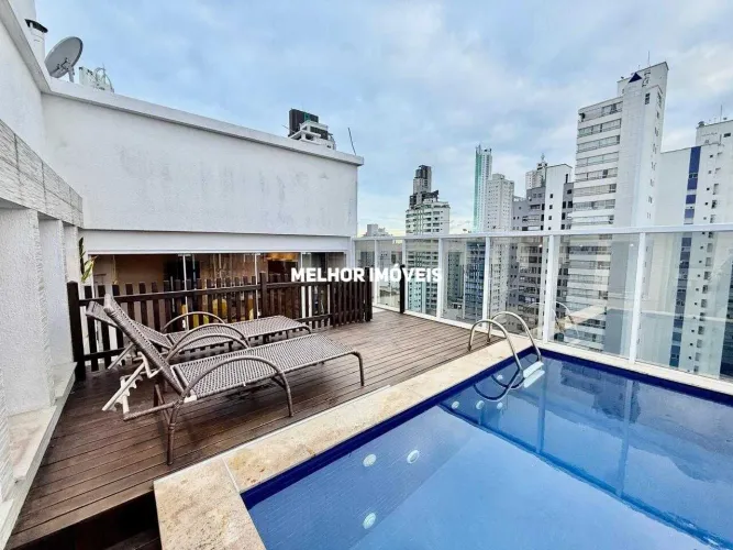 Cobertura Duplex para locação anual com 3 suítes, 2 vagas e piscina privativa, localizada