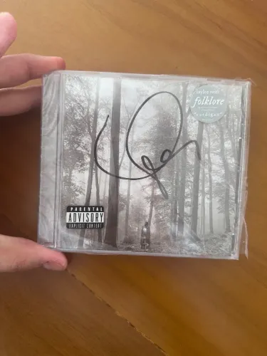 Cd folklore AUTOGRAFADO Taylor Swift
