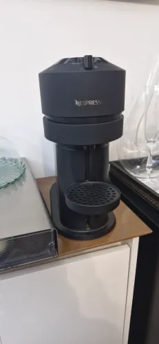 Cafeteira Vertuo next nespresso