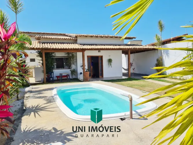 Linda casa 03 quartos com piscina a venda em Nova Guarapari próximo a Lua Azul
