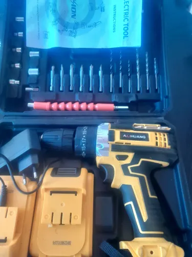 Meleta com  parafuzadeira