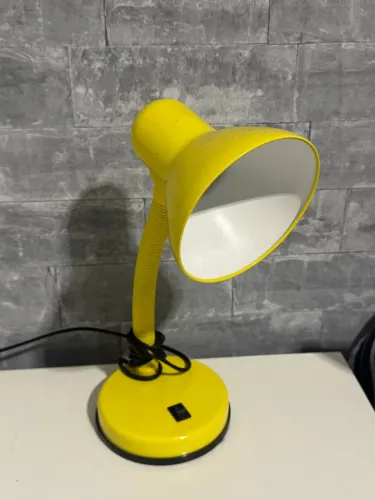 Luminária de Mesa Articulada Amarela