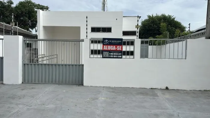 Aluga-se ponto comercial no Centro com 03 salas suítes
