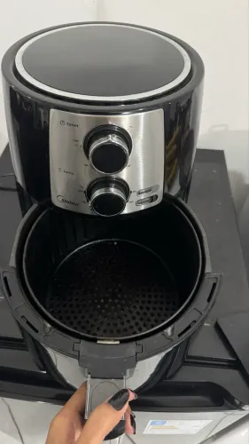 Air Fryer Midea 3,5L ? Preta