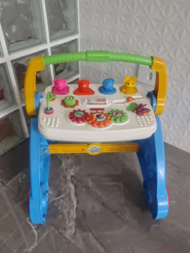 Andador didático interativo