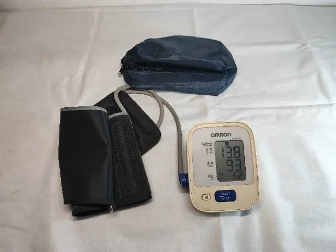Medidor De Pressão Omron Hem-7122