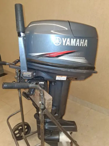 Motor 25HP Yamaha 2014 + kit completo