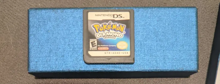Pokémon Diamond DS (USA) - Somente o Cartucho 