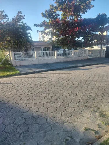 Portão com grades 