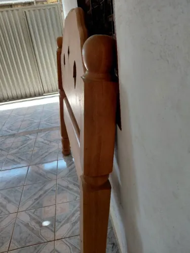 Cama casal em madeira maciça, Angélica pedra