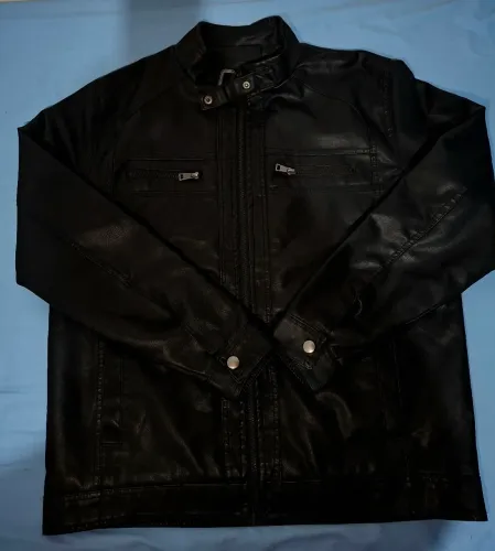 JAQUETA DE COURO PRETA TAMANHO M