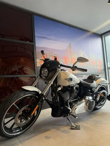 Harley Davidson Breakout 2016
