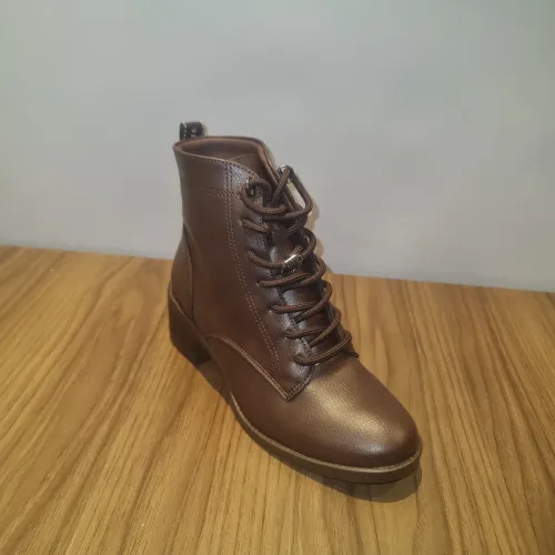 Bota marrom Via Marte 35 (sem uso)