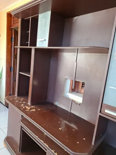 Doação de estante com pequenas avarias
