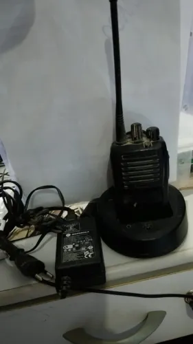 1- UNIDADE-Radio Motorola Vx-261 16 Canais Uhf 403-470 Mhz