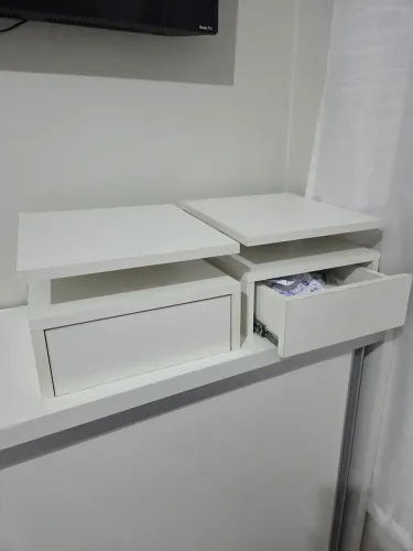 Par de criado suspenso MDF
