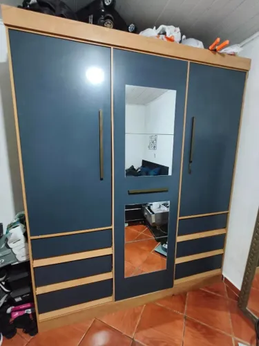 Guarda Roupa 3 portas com espelho