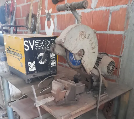 venda de máquina de solda e policorte.