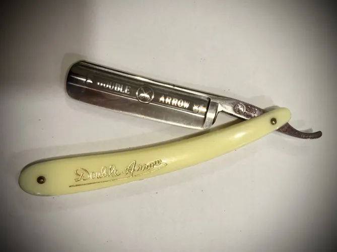 Navalha antiga Double Arrow