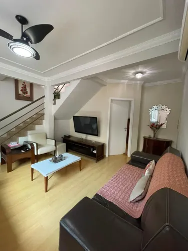 Casa com sobrado à venda na Zona 07 em Maringá