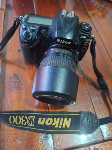 Maquina fotográfica Nikon D300